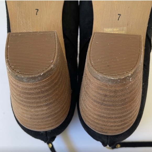 Seychelles Black Suede Stacked Heel Zippered Bootie/7M - Picture 7 of 8